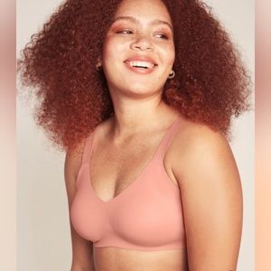 Knix Padded V-Neck Bra - Wide Strap